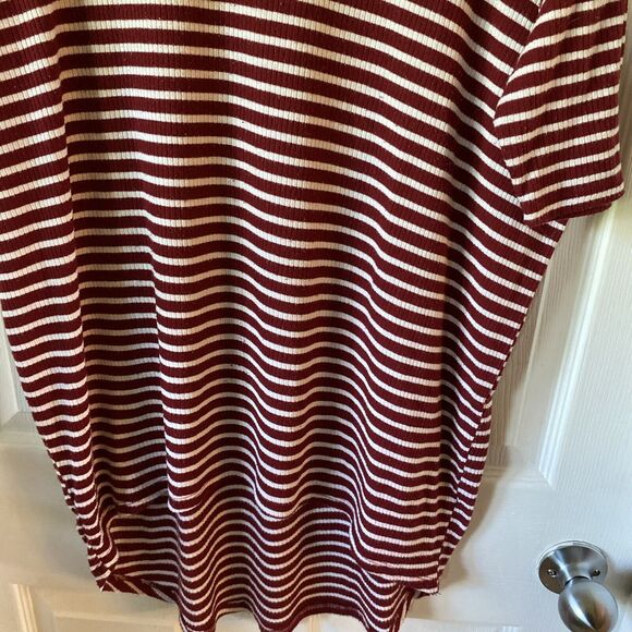 LulaRoe Blouse Top Women’s Size XS Oversized Striped Burgundy And White - Picture 6 of 13